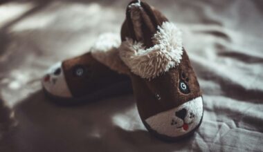 Kapcie antypoślizgowe dla dzieci – jak wybrać model, który wspiera wygodę i bezpieczeństwo